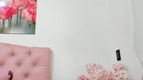 pinky_f00x online show from July 31, 9:53 pm