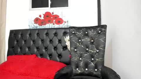 pinky_f00x online show from August 6, 4:00 am