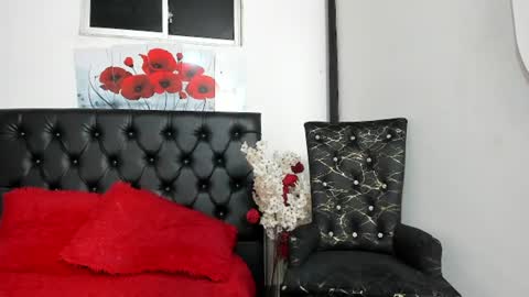 pinky_f00x online show from August 7, 4:01 am
