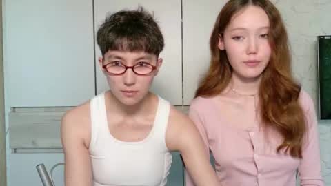 Li long hair and Ru short hair online show from August 9, 5:36 pm
