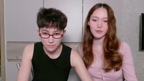 Li long hair and Ru short hair online show from August 12, 7:27 pm