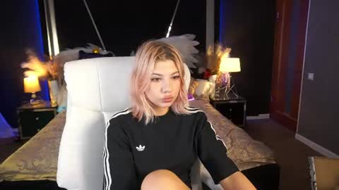 pinkytrix online show from July 2, 7:48 pm