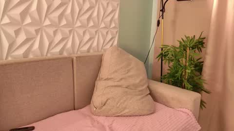 pinquinn online show from February 21, 10:57 am