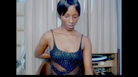 Ella online show from August 9, 10:27 am