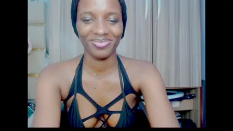 Ella online show from August 10, 4:52 pm