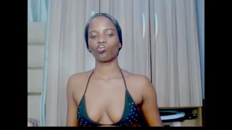 Ella online show from August 11, 1:24 pm