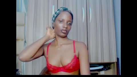 Ella online show from August 12, 1:13 pm