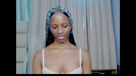 Ella online show from August 13, 9:56 am
