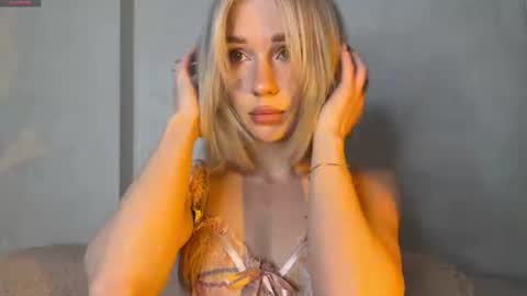 Emmy and Edward online show from August 8, 7:52 am