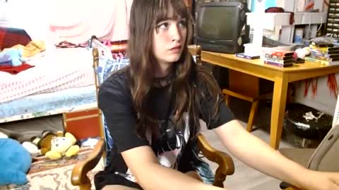Izzy online show from June 29, 10:44 pm