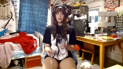 Izzy online show from July 20, 12:35 am