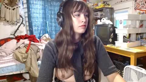 Izzy online show from July 22, 1:57 pm