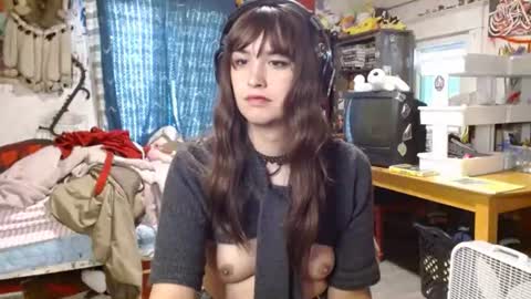 Izzy online show from July 22, 3:03 pm