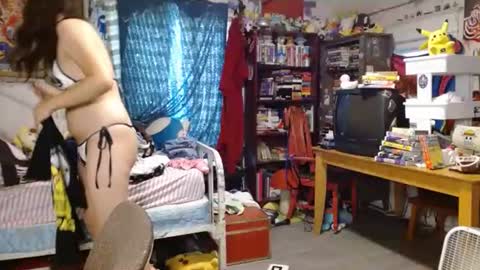 Izzy online show from August 4, 5:32 pm