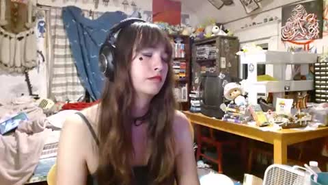 Izzy online show from August 17, 7:46 am