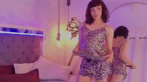 cristopher online show from August 5, 5:05 am