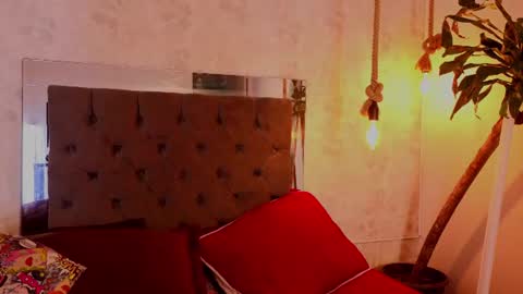 cristopher online show from August 10, 5:31 am