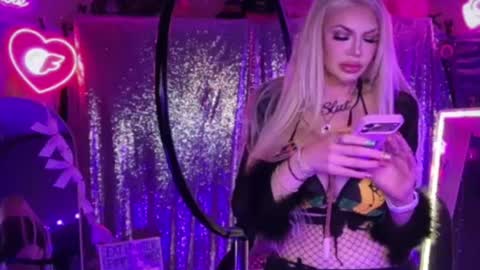 Dumb bimbo fuck doll online show from June 20, 4:01 am