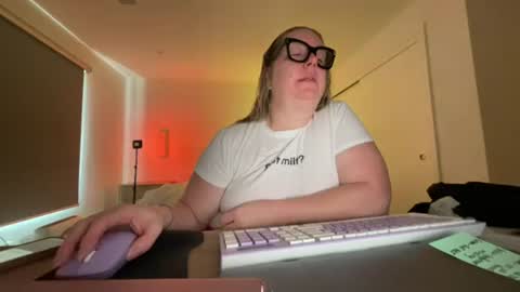 Platinum Puzzy online show from August 13, 9:51 pm
