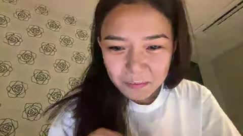 Minji online show from June 25, 4:32 pm
