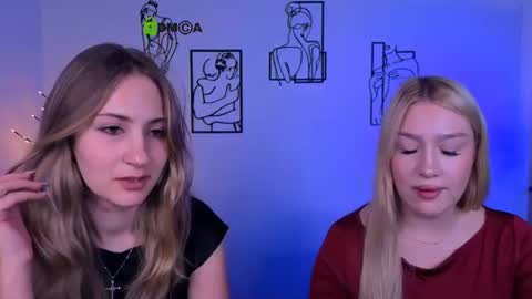 Sophie online show from August 8, 7:14 pm