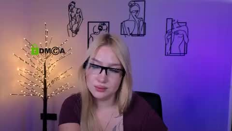Sophie online show from August 12, 2:14 am