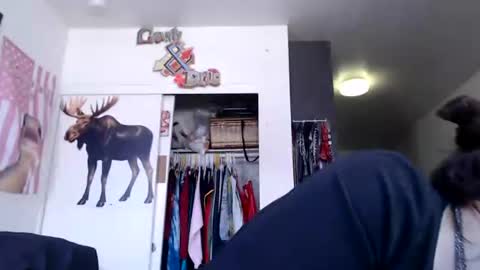 pleasantdinosaurus7537 online show from July 15, 7:15 pm