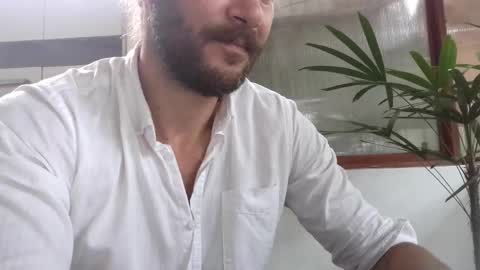 Ash online show from May 11, 3:47 pm