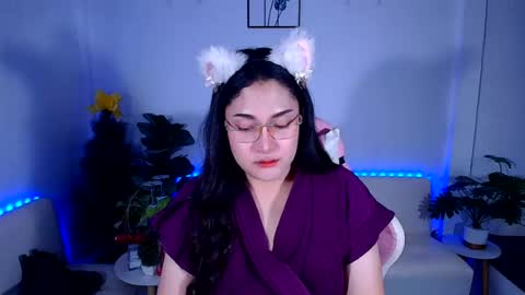 Ploysai1996 online show from August 7, 9:20 am