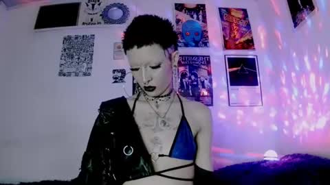    online show from August 6, 11:26 pm
