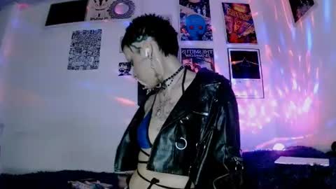    online show from August 7, 1:16 am
