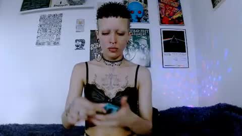    online show from August 11, 10:12 pm