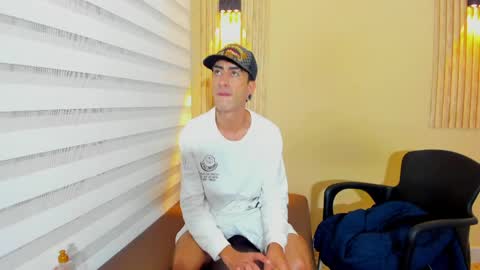 poderoso_samael online show from April 28, 6:24 am