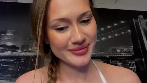 Angelic online show from March 14, 10:15 pm