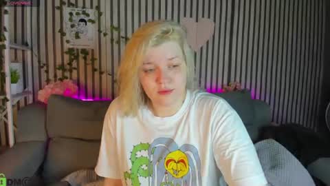 Polly online show from August 18, 1:11 am