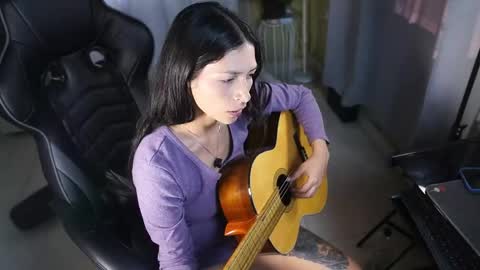 polvodeestrellas_ online show from May 18, 8:20 pm