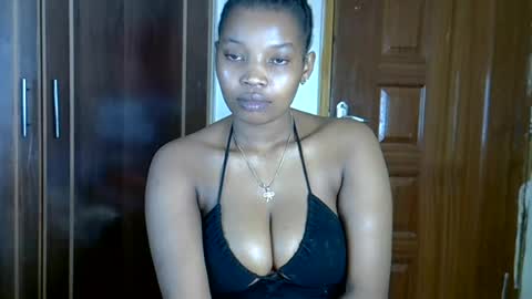 pookie245909 online show from August 4, 6:49 pm