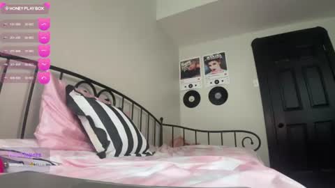 popasprincess online show from August 9, 3:46 pm