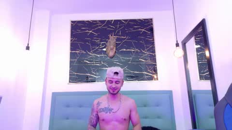   online show from August 3, 9:05 am