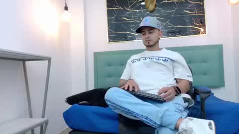   online show from August 4, 4:09 am