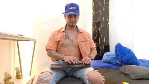   online show from August 12, 8:05 am