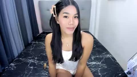 pretteamaxine online show from September 6, 9:48 am