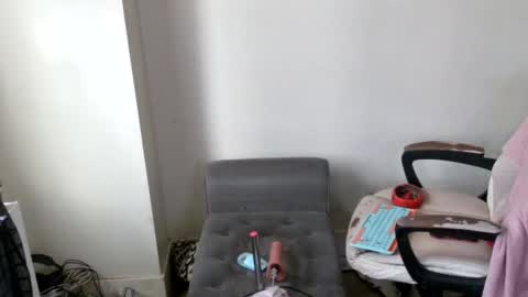 Yasmine Minaj online show from August 14, 1:15 pm