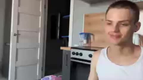 pretty online show from June 28, 2:14 am