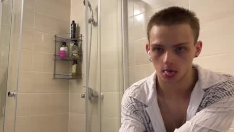 pretty online show from July 1, 12:34 am