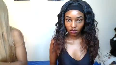 Pretty Babe123 online show from August 10, 6:59 am
