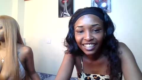 Pretty Babe123 online show from August 13, 3:26 pm