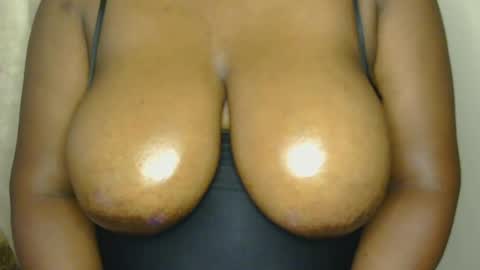 PRETTY BUMS online show from July 28, 1:28 pm