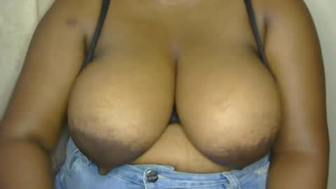 PRETTY BUMS online show from July 29, 1:18 pm