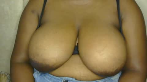 PRETTY BUMS online show from July 29, 2:24 pm